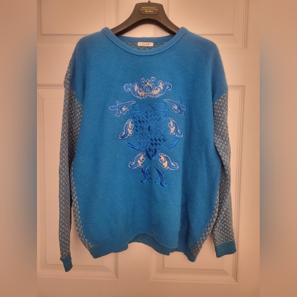 Womens sweater - Picture 1 of 2
